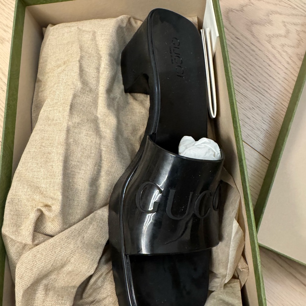 Gucci Black women’s  Slide Sandals